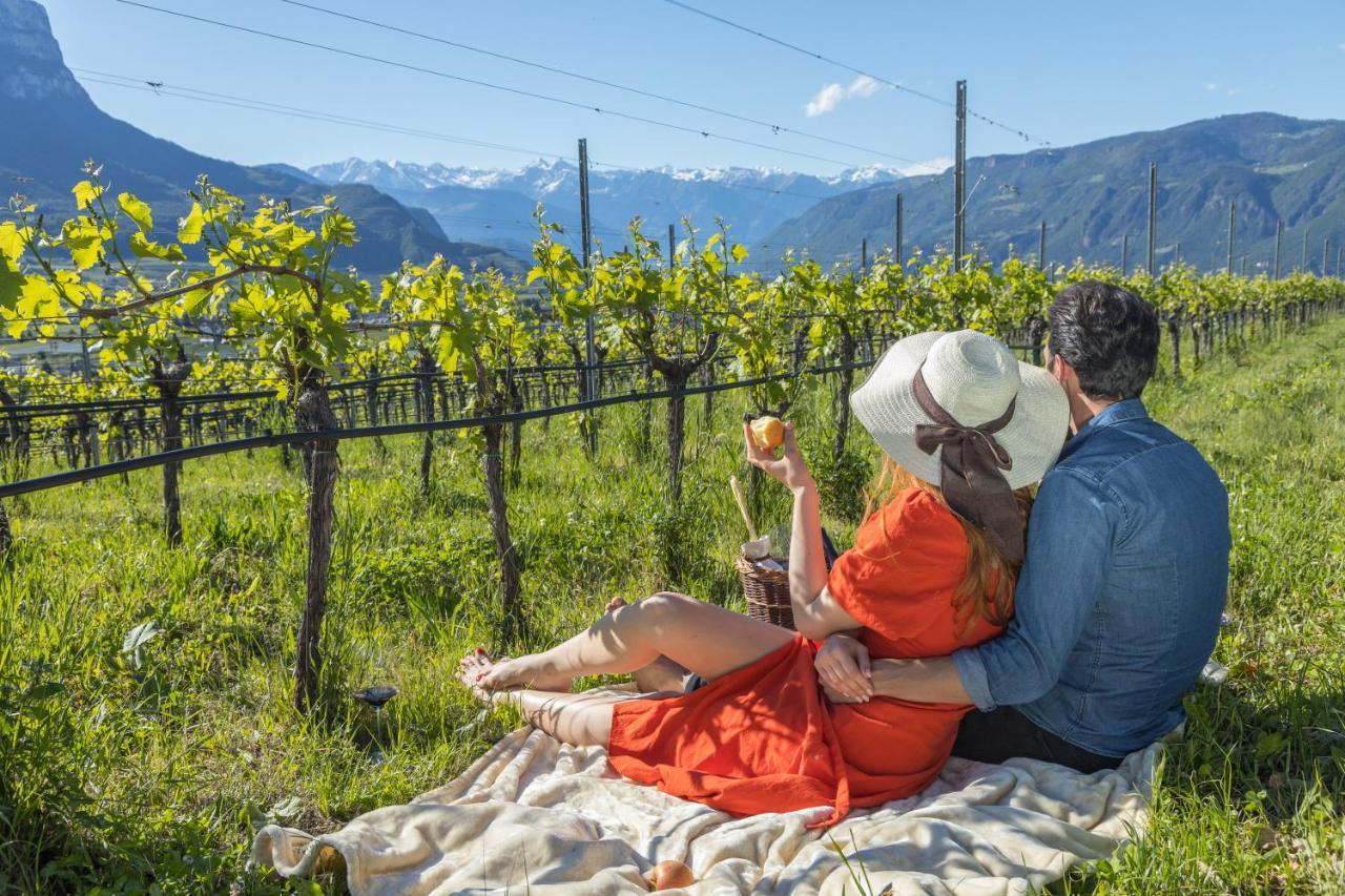 Hotel Ansitz Rungghof Appiano Sulla Strada Del Vino Esterno foto