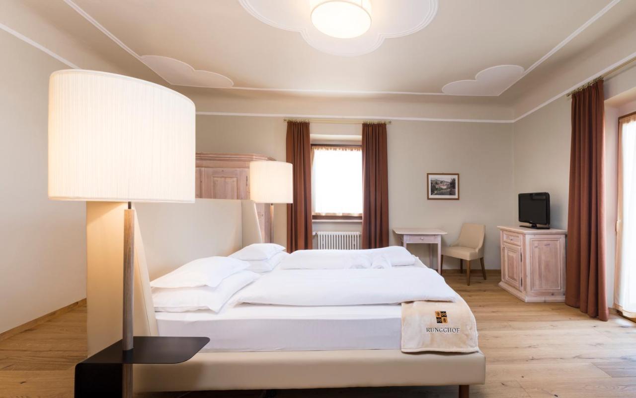 Hotel Ansitz Rungghof Appiano Sulla Strada Del Vino Esterno foto