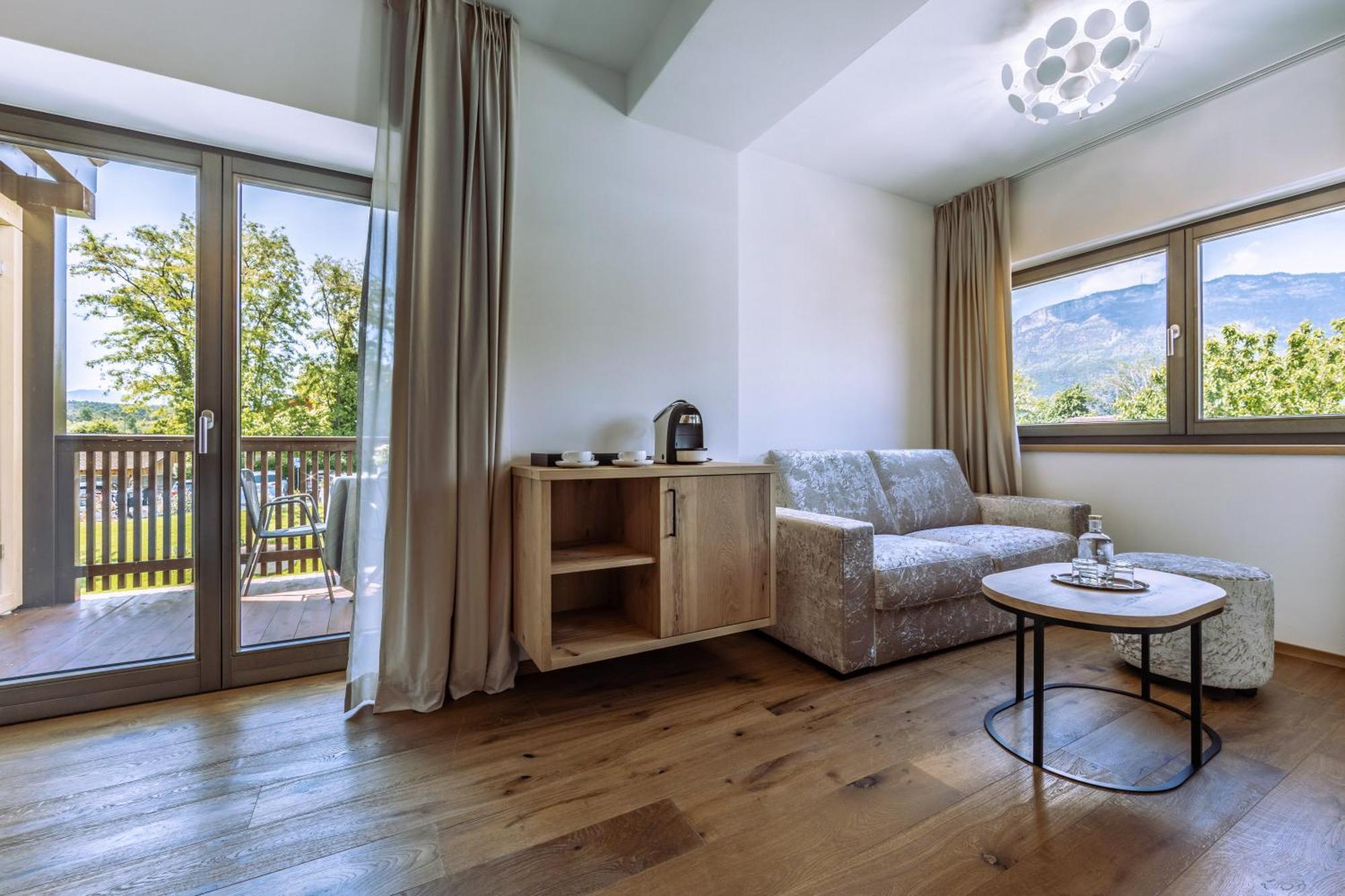 Hotel Ansitz Rungghof Appiano Sulla Strada Del Vino Camera foto